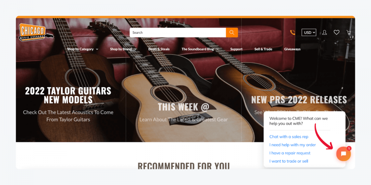 Chicago Music Exchange's homepage with a live chat icon in the right bottom corner of the screen